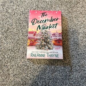 The December Market by RaeAnne Thayne - Pink Holiday Cover